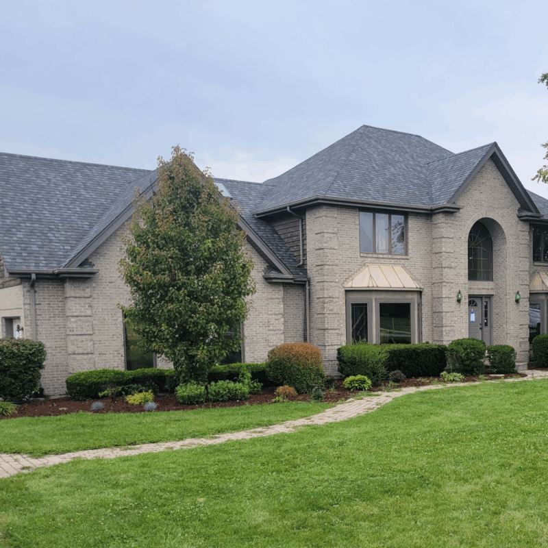 Tips for Choosing the Right Roof Color for Your Home